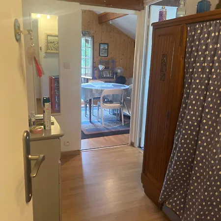 Des Perce Neige Apartment *