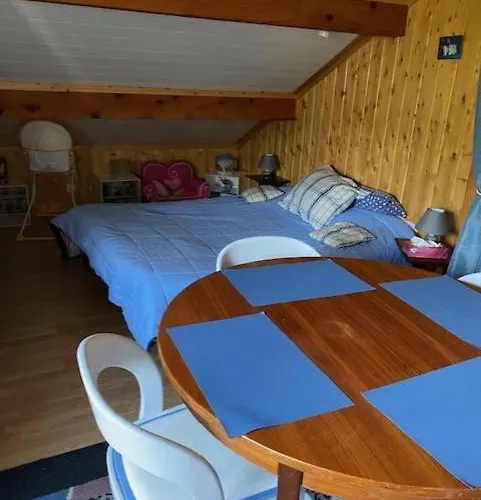 Des Perce Neige Apartment *